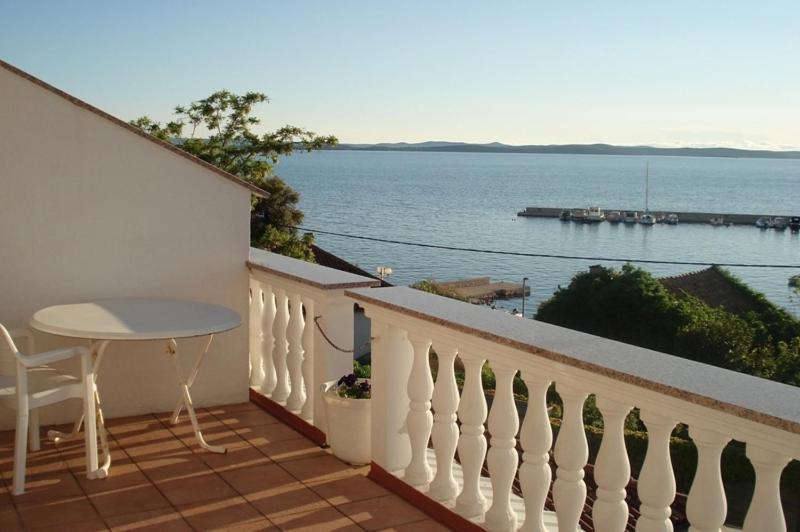 Pansion Marco Polo Hotell Petrcane Rum bild